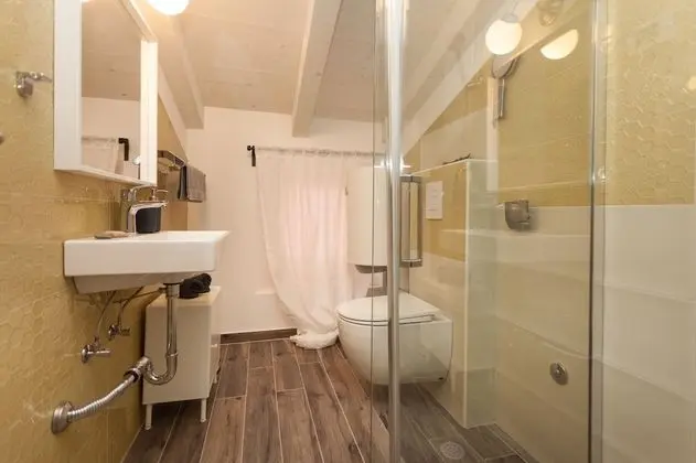 Stüdyo, Deniz Manzaralı (Petra)