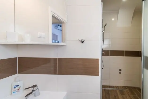 Standard Tek Büyük veya İki Ayrı Yataklı Oda, Kısmi Deniz Manzaralı