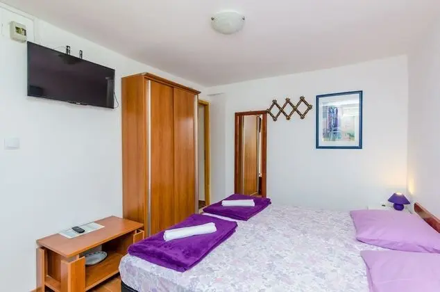 Tek Büyük veya İki Ayrı Yataklı Oda, Balkon, Deniz Manzaralı
