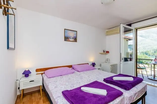 Tek Büyük veya İki Ayrı Yataklı Oda, Balkon, Deniz Manzaralı