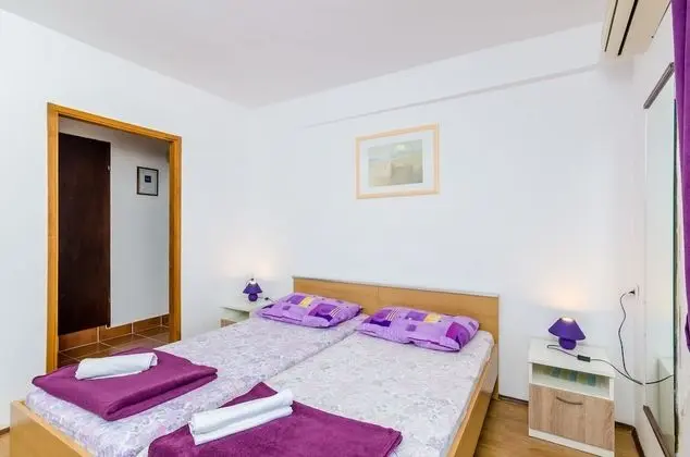 Tek Büyük veya İki Ayrı Yataklı Oda, Balkon, Deniz Manzaralı