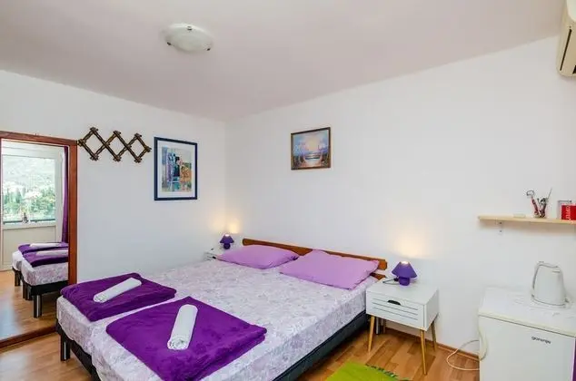 Tek Büyük veya İki Ayrı Yataklı Oda, Balkon, Deniz Manzaralı