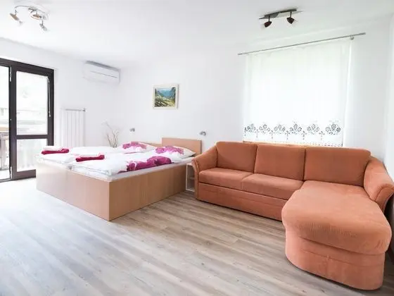 Family Apart Daire, Banyolu/Duşlu, Dağ Manzaralı (Apartma hiša)