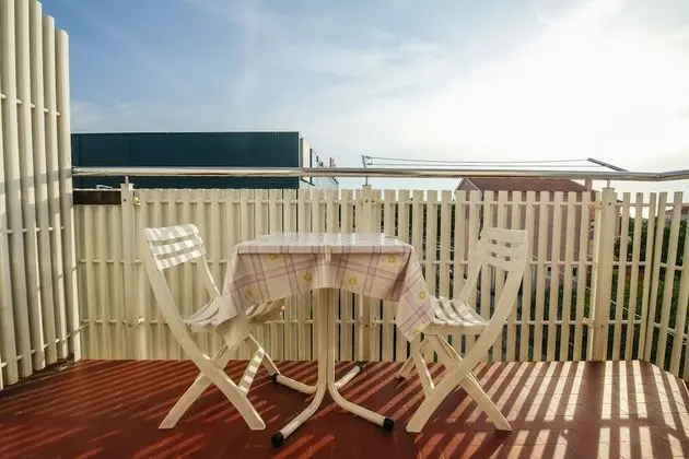 Twin room with sea view (room 3)