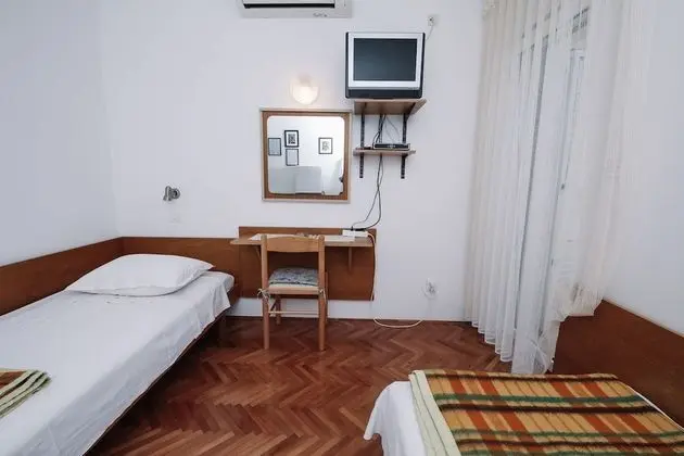 Twin room with view (room 1)
