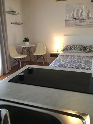 Stüdyo, Bahçe Manzaralı