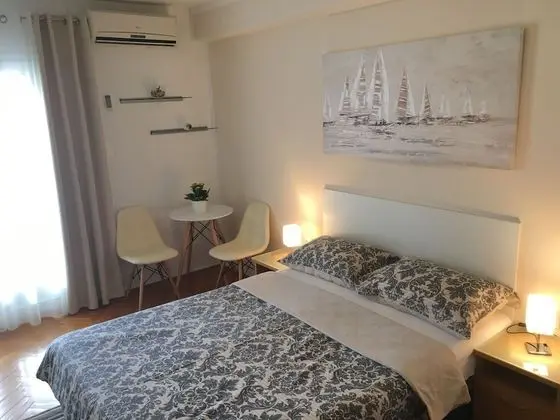 Stüdyo, Bahçe Manzaralı