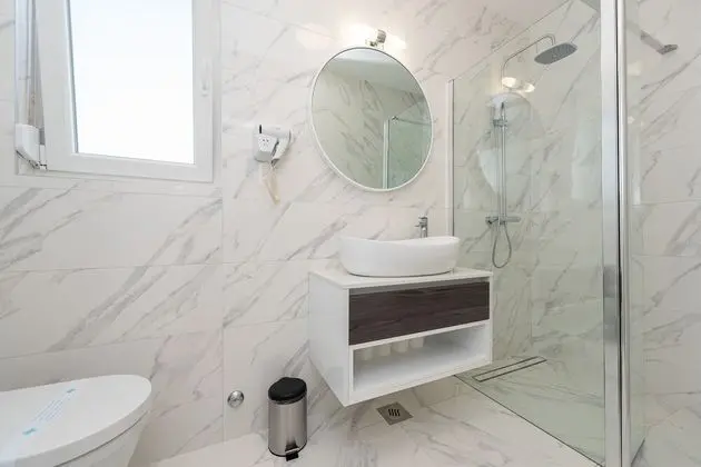 Tek Büyük Yataklı Oda, Balkon