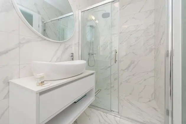 Tek Büyük Yataklı Oda, Balkon