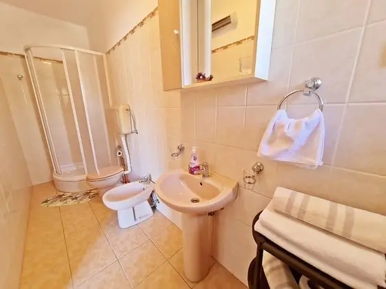 Tek Büyük Yataklı Oda, Balkon, Deniz Manzaralı