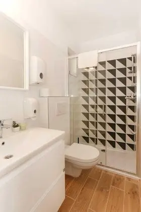 Tek Büyük Yataklı Oda, Bahçe Manzaralı (1)