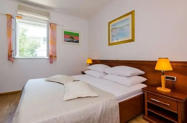 Comfort Tek Büyük veya İki Ayrı Yataklı Oda, Veranda, Bahçe Manzaralı