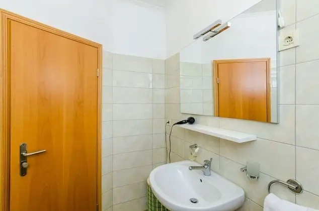 Comfort Tek Büyük veya İki Ayrı Yataklı Oda, Veranda, Bahçe Manzaralı