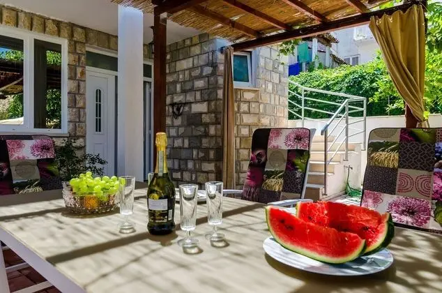 Comfort Tek Büyük veya İki Ayrı Yataklı Oda, Veranda, Bahçe Manzaralı