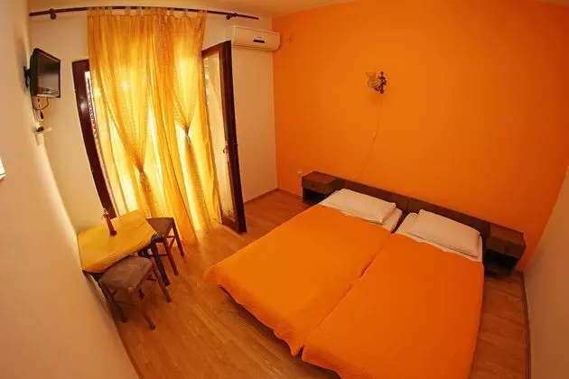 Classic Tek Büyük Yataklı Oda, Balkon, Bahçe Manzaralı