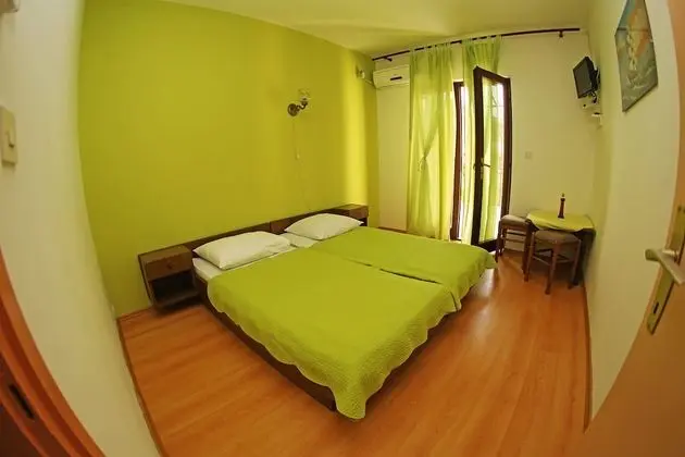 Classic Tek Büyük Yataklı Oda, Balkon, Bahçe Manzaralı