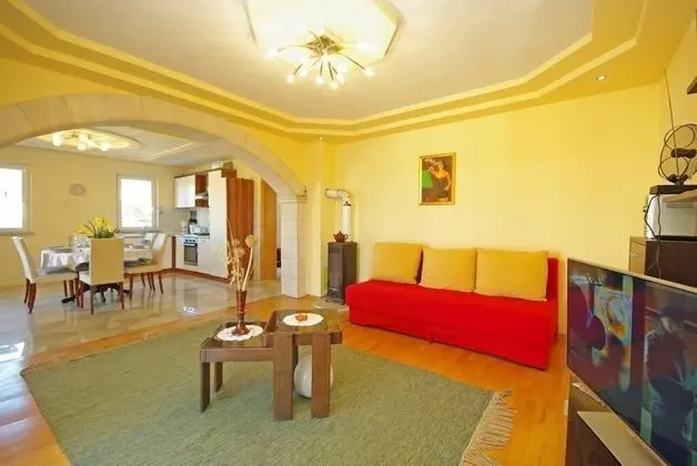 Apart Daire (2-Bedroom Apt with Terrace n Sea View)