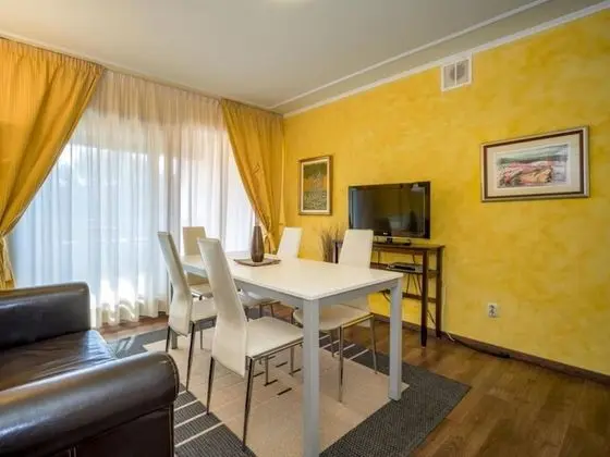 Apart Daire, 2 Yatak Odası, Sigara İçilmez, Balkon