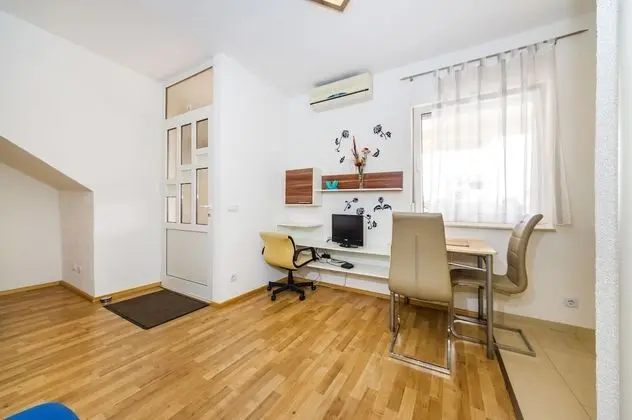 Junior Stüdyo, 1 Büyük (Queen) Boy Yatak, Avlu Manzaralı