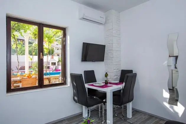 Apart Daire, 1 Yatak Odası, Havuz Manzaralı