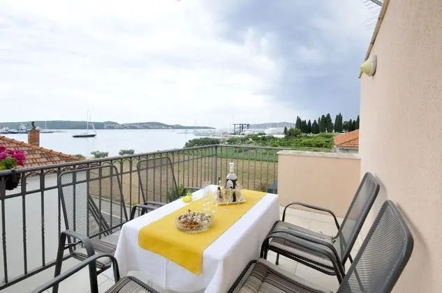 Apart Daire, Teras, Deniz Manzaralı