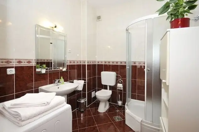 Stüdyo, Teras, Zemin Kat