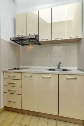 Stüdyo, Bahçe Manzaralı