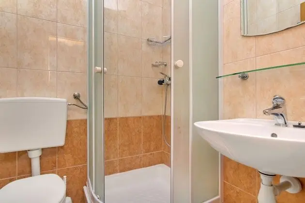 Stüdyo, Bahçe Manzaralı