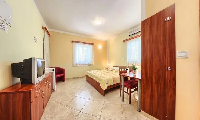 Deluxe Tek Büyük Yataklı Oda, Balkon (Partial sea view)