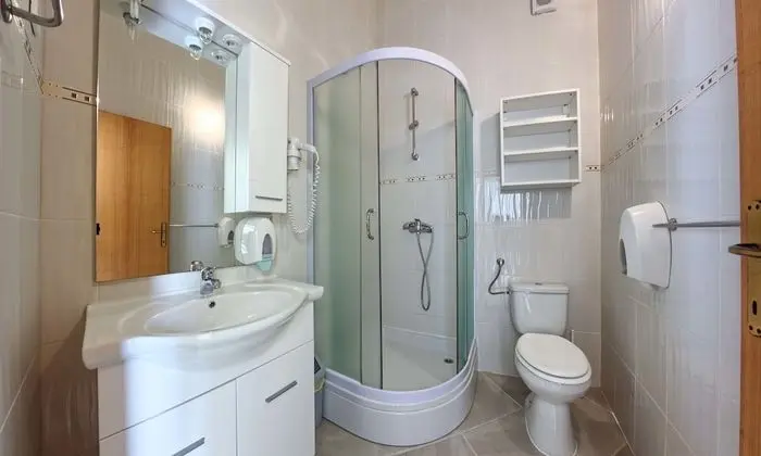 Deluxe Tek Büyük Yataklı Oda, Balkon (Partial sea view)