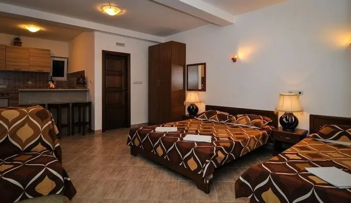 Stüdyo, Teras (1)