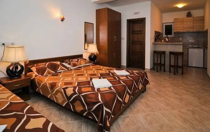Stüdyo, Teras (2)