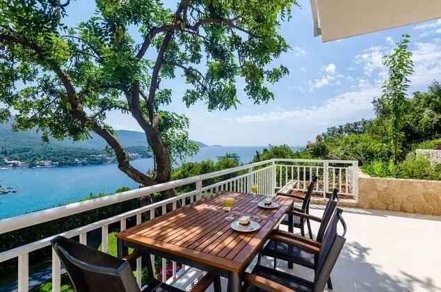 Apart Daire (One Bedroom Apartment with Terrace an)