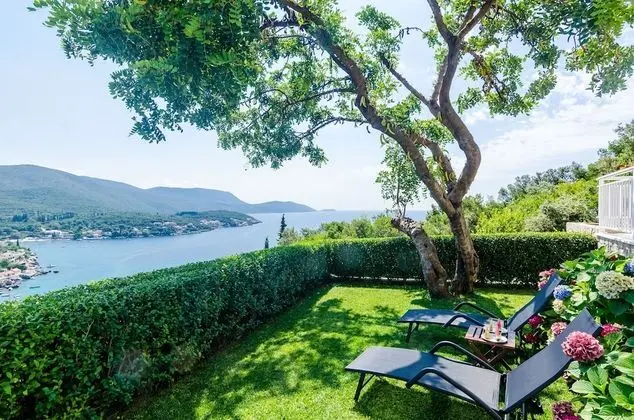 Apart Daire (One Bedroom Apartment with Terrace an)