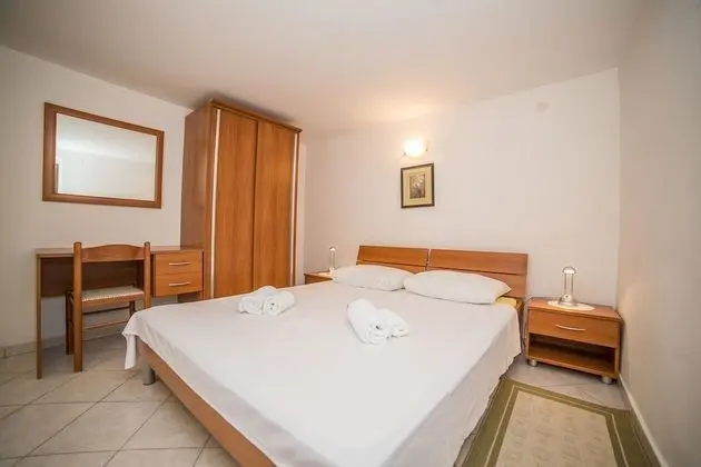 Apart Daire, 1 Çift Kişilik Yatak ve Çekyat