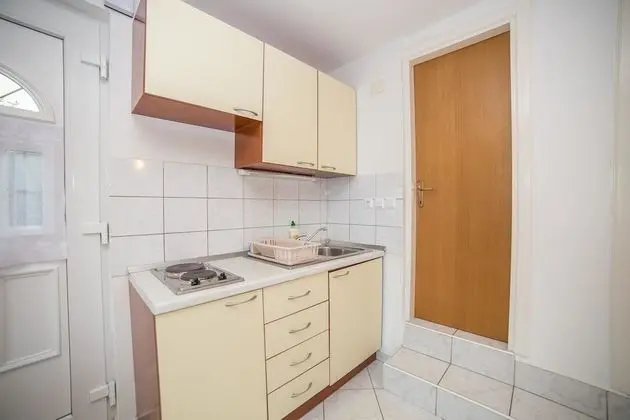 Apart Daire, 1 Çift Kişilik Yatak ve Çekyat