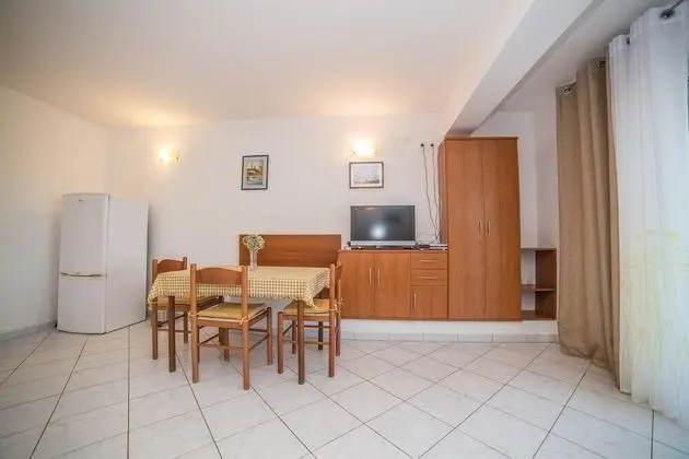 Apart Daire, 1 Çift Kişilik Yatak ve Çekyat