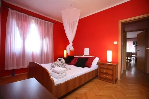 Apart Daire, Havuz Manzaralı (4)