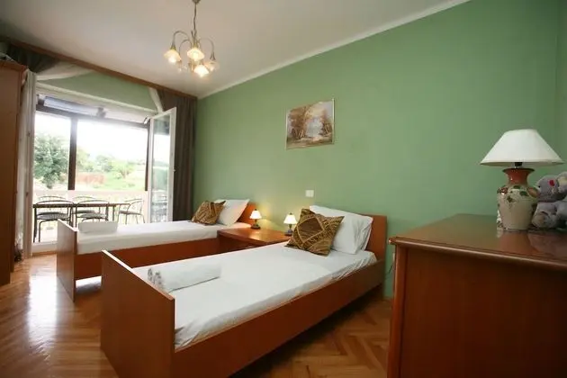 Apart Daire, Havuz Manzaralı (4)
