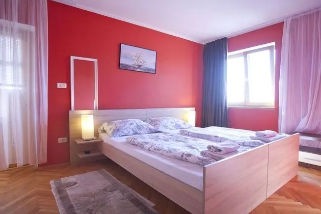 Apart Daire, Havuz Manzaralı (4)