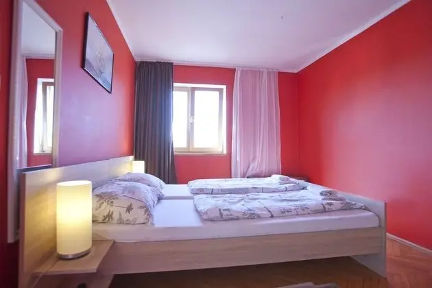 Apart Daire, Havuz Manzaralı (4)