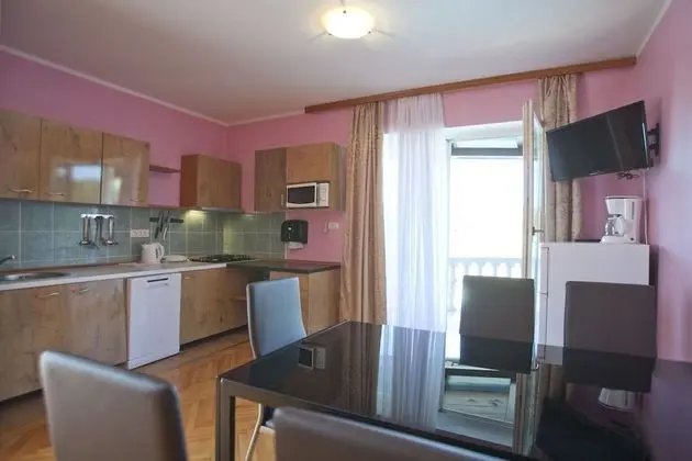 Apart Daire, Havuz Manzaralı (4)