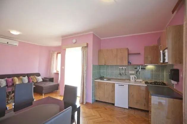Apart Daire, Havuz Manzaralı (4)