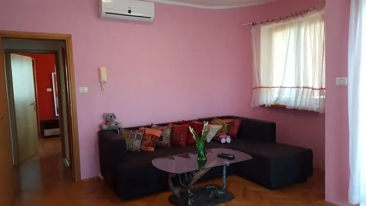 Apart Daire, Havuz Manzaralı (4)