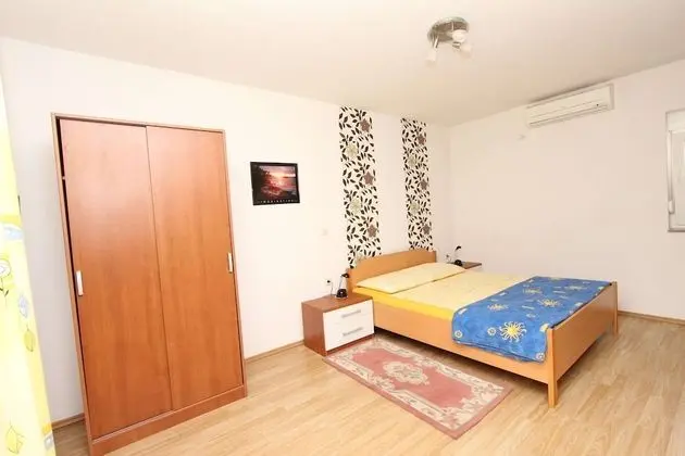 Stüdyo (1st Floor)
