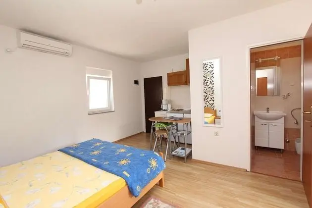 Stüdyo (1st Floor)