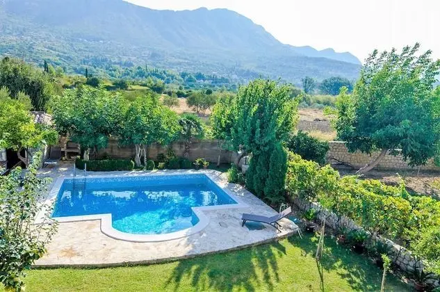 Apart Daire (Premium Two Bedroom w Swimming Pool)