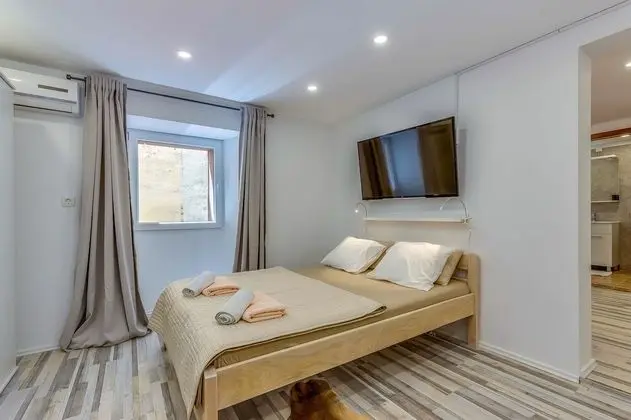 Apart Daire, Zemin Kat (Small, sweet & cosy 1)