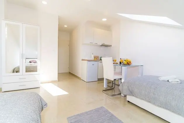 Stüdyo (Comfort Studio w/ Balcony n City View)