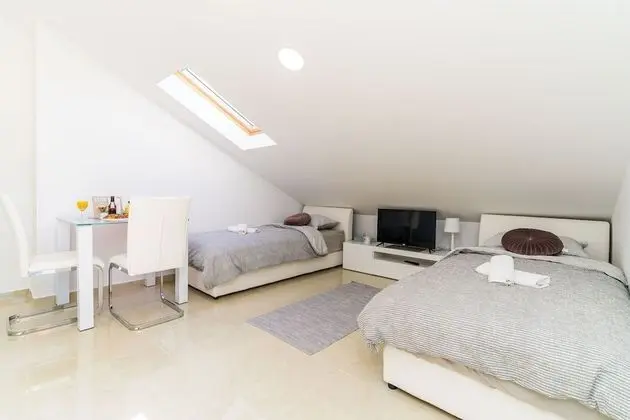 Stüdyo (Comfort Studio w/ Balcony n City View)